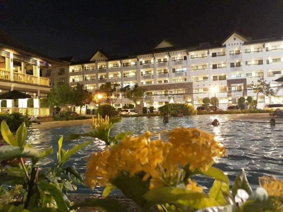 Ri'S One Oasis W Free Pool Back Of Sm City Mall Davao City Kültér fotó
